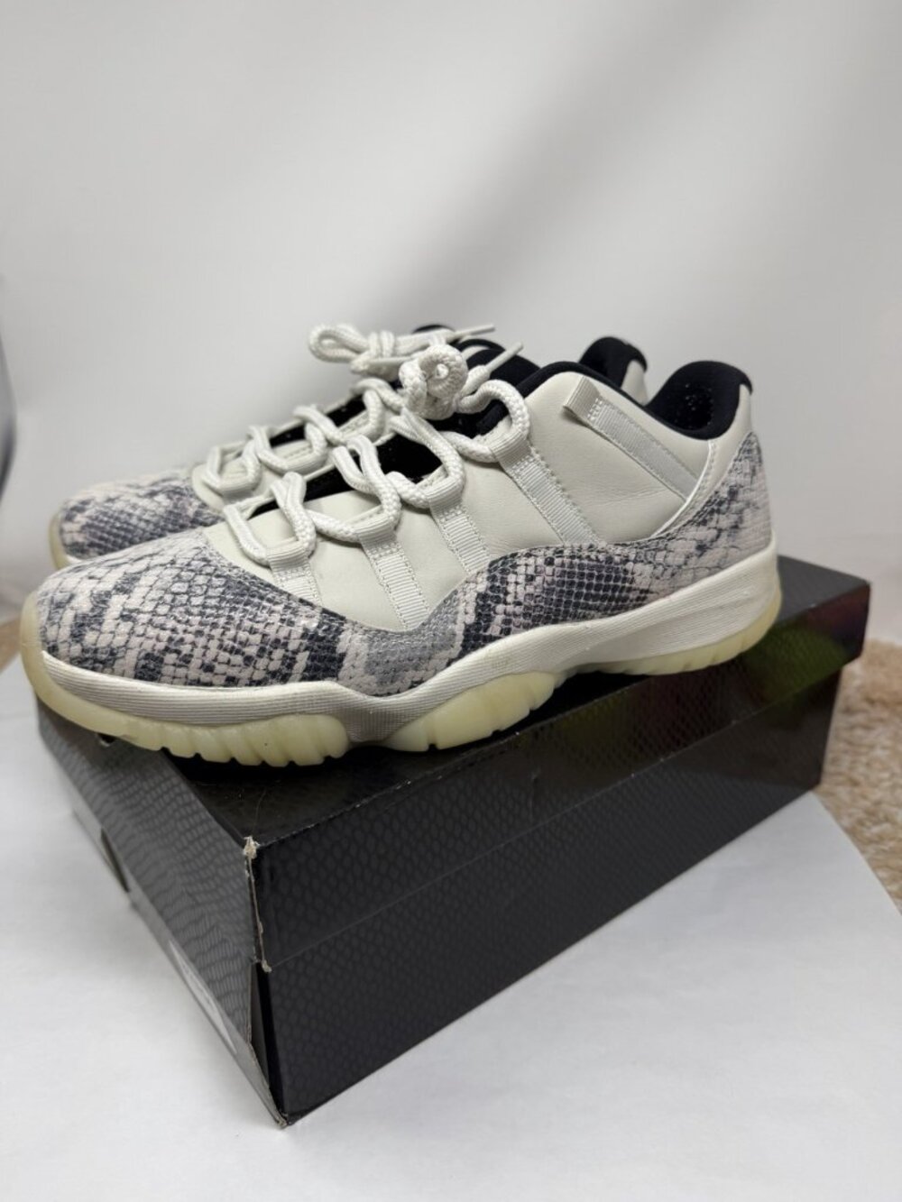 Jordan 11 Retro Low Snake Light Bone Sneaker CD6846-002 Men’s 9.5
